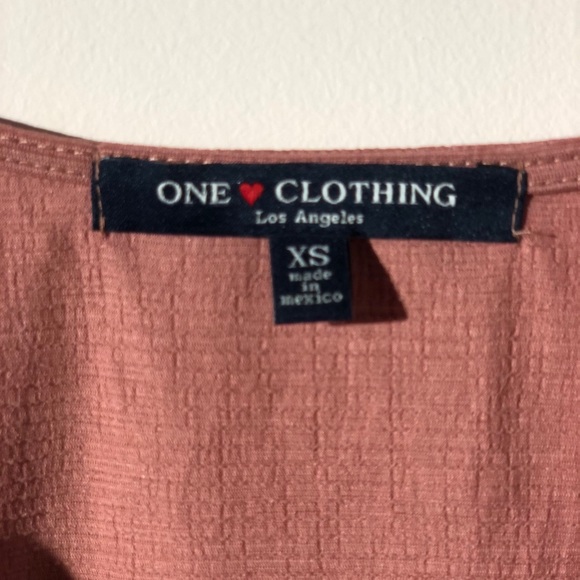 🌻 Blush cropped ruffle short sleeve top🌻 - Picture 3 of 4